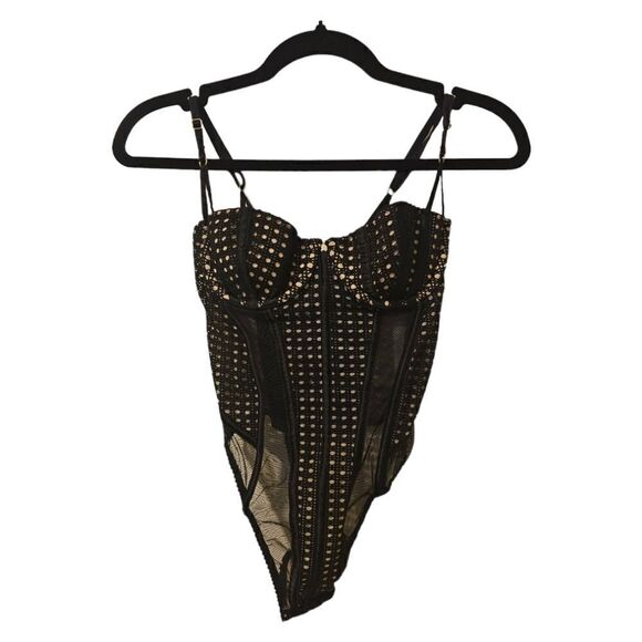 VICTORIA'S SECRET Black & Nude Eyelet & Mesh Underwire Teddy Bodysuit - Size 32B - Picture 1 of 9